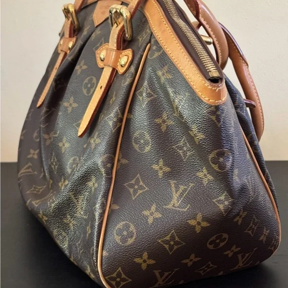 Louis Vuitton Tivoli GM Bag - Picture 3 of 10
